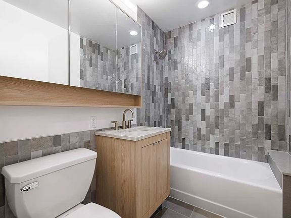 5th image of 37 Wall St APT 3M