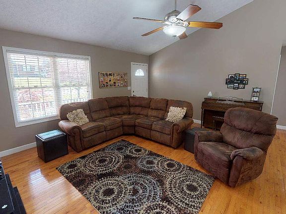 5th image of 2612 Plantation Dr