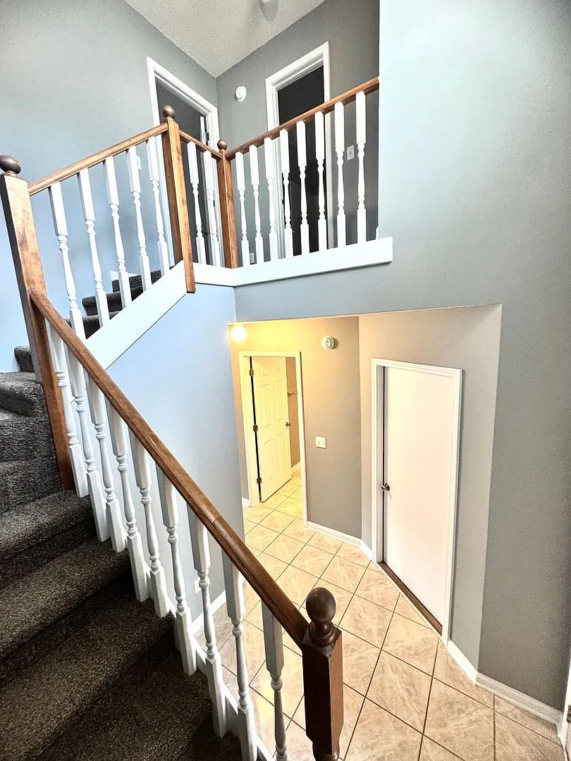 Available NOW - 102 Woodrun Place — Photo 2