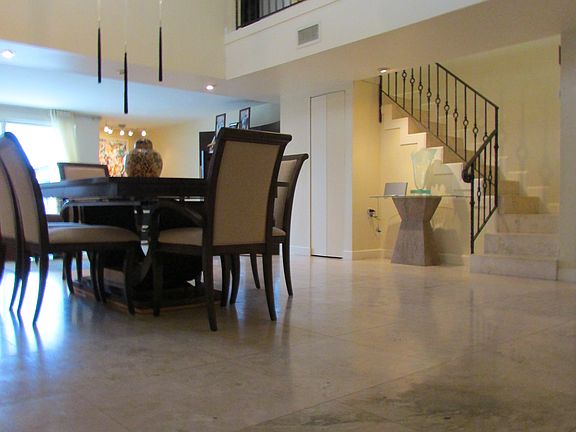 4th image of 339 Poinciana Dr