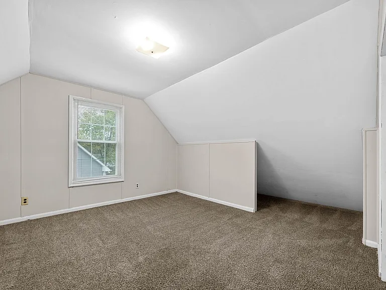410 Appleton Dr — Photo 22