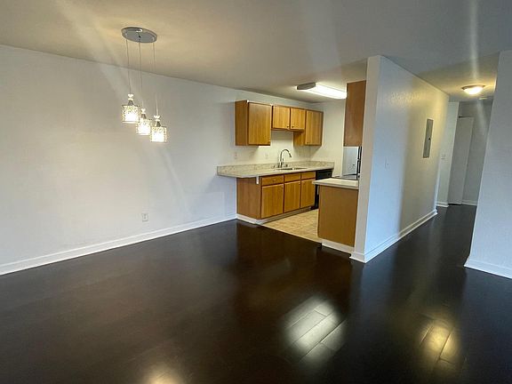 4th image of 16817 Larch Way E #G-204