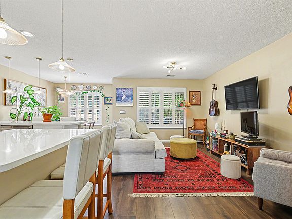 3rd image of 1317 Shoebridge Dr. #1317
