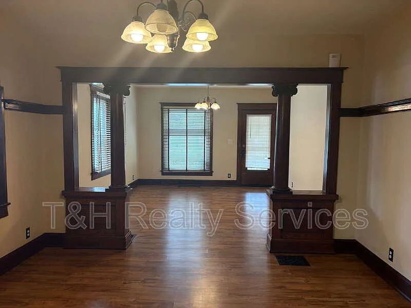 2 bed, 1.5 bath, 1496 sqft, $1,400 — Photo 4