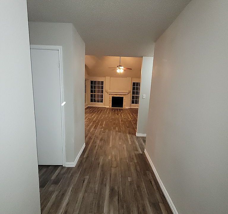 1st image of 8006 Yacht Club Dr