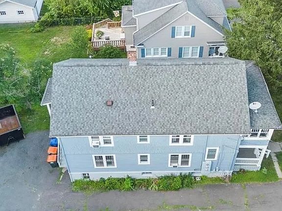 2nd image of 74 Pearl St