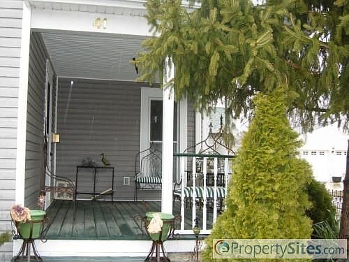 3rd image of 41 W Washington St