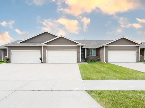 6037 Meacham Dr, Pleasant Hill, IA 50327
