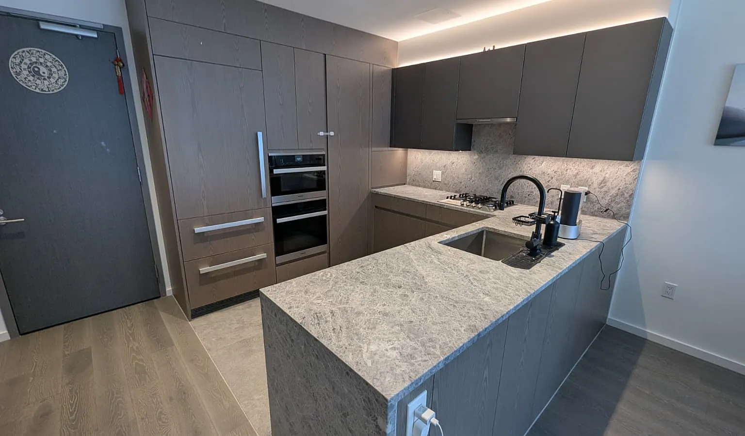 1 bed, 740 sqft, $4,000 — Photo 1