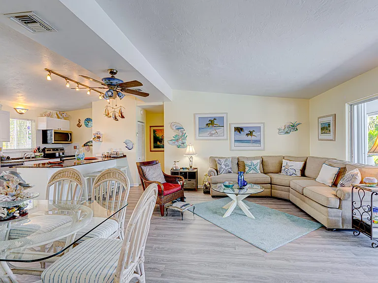 130 Plantation Ave #UPPER — Photo 8