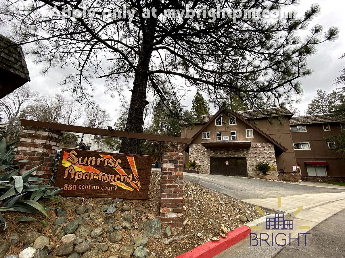Building Photo - 880 Conrad Ct
