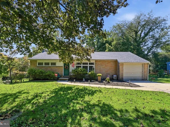 416 S Old Middletown Rd, Media, PA 19063