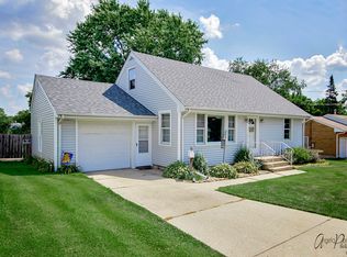 173 S Union St, Elgin, IL 60123