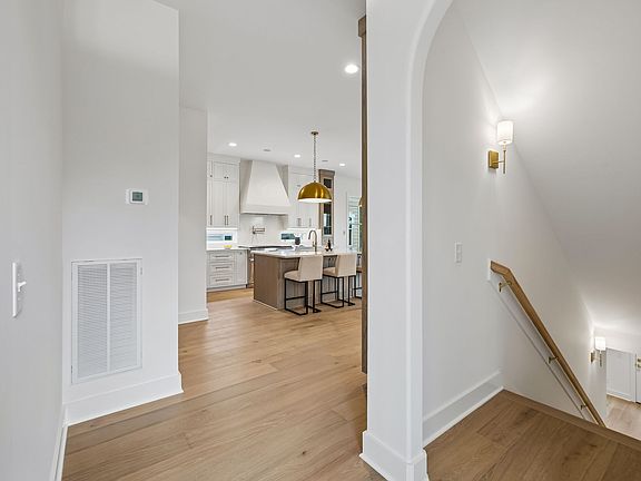 5th image of 6413 Ranchero Dr #B