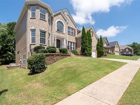 3rd image of 3717 Shady Maple Dr