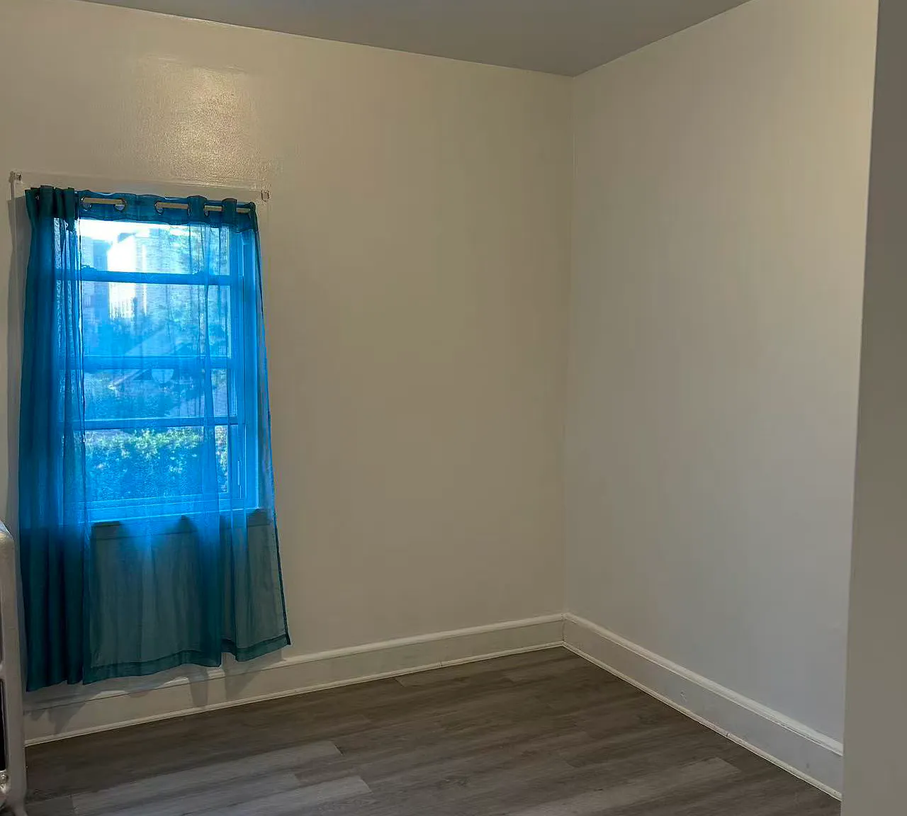 3 bed, 950 sqft, $3,100 — Photo 4