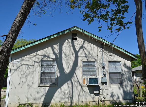 4th image of 329 Coronado Ave