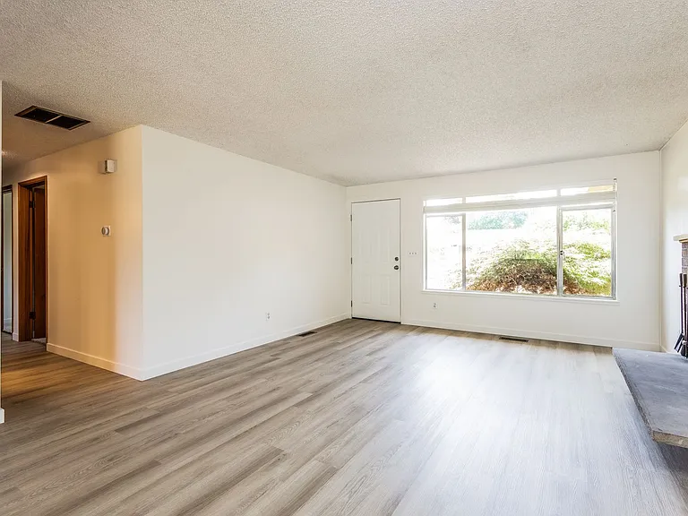 10716 SE 224th Pl — Photo 6