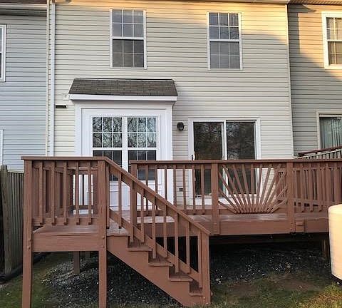Exterior (Rear) Freshly painted deck