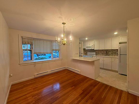 4th image of 60 Lake St APT I