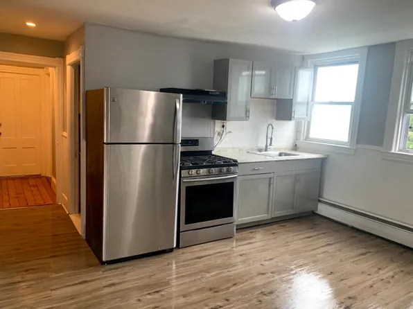 62 Westwood Ave #3, Cranston, RI 02905