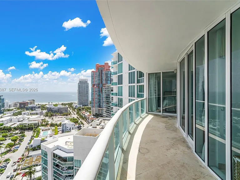 1000 S Pointe Dr #2501 — Photo 26