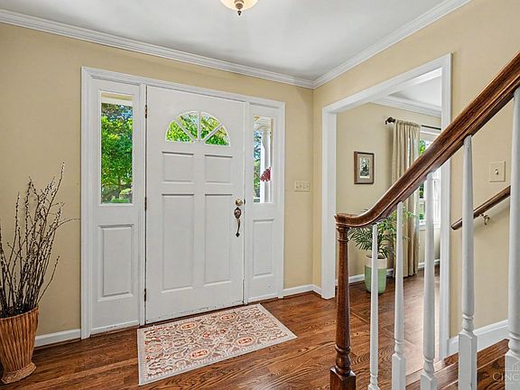 5th image of 7996 Woody Hollow Dr