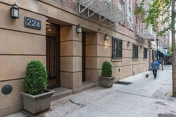 Rented by REAL New York | media 9