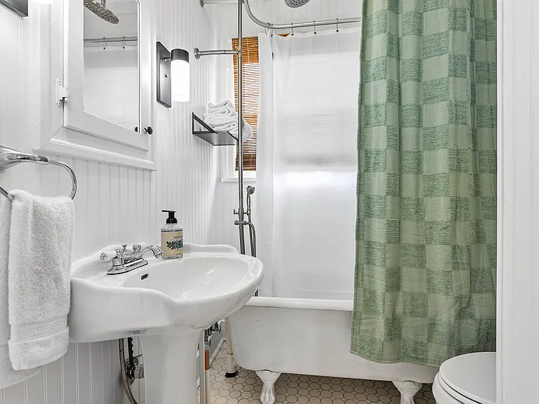 2519 Vallette St — Photo 23