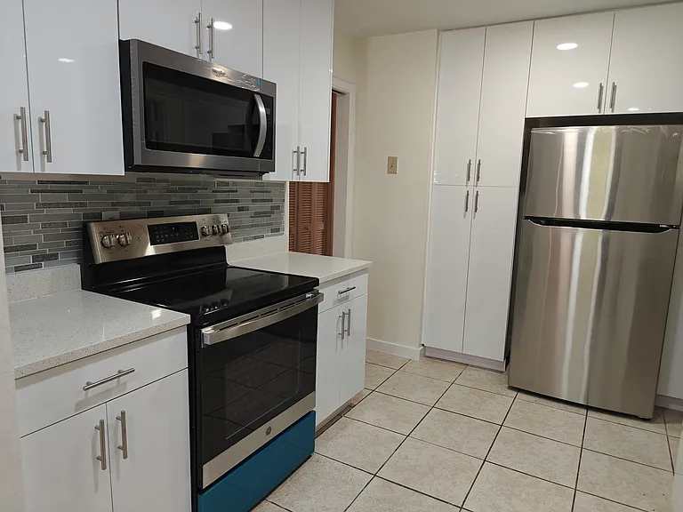 3132 NW 9th St — Photo 13