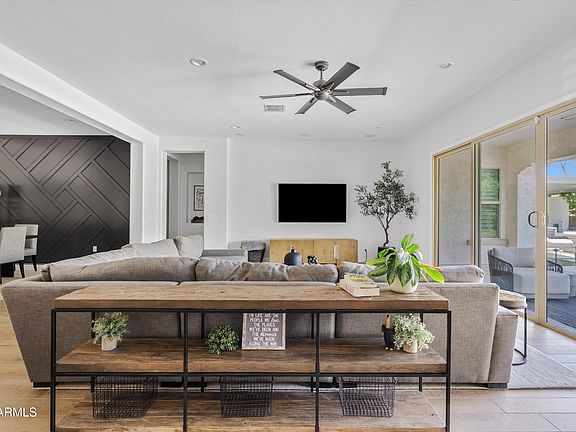 4th image of 2562 E CLARK Drive