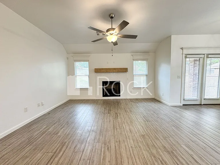 1113 Magnolia Dr — Photo 18