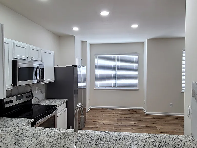 2228 Landing Ridge Dr — Photo 15