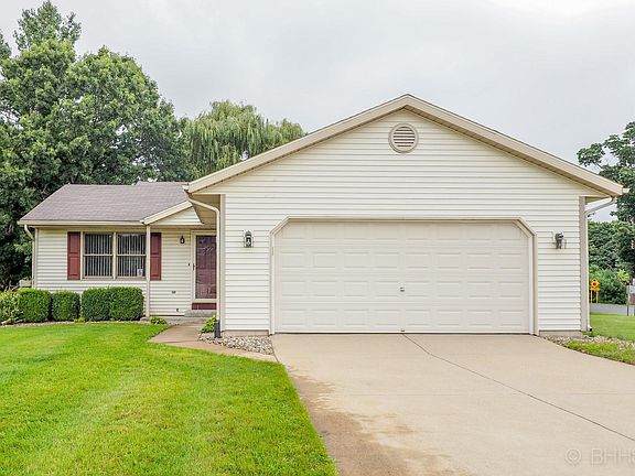 22022 Bluebird Ave-101