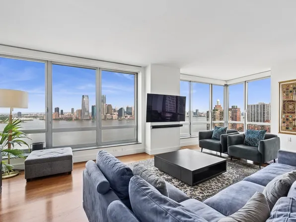 30 Little West Street 24A image 1 of 12