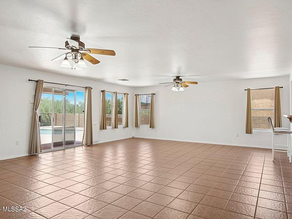 2nd image of 596 E Sterling Canyon Dr