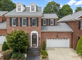 9415 Bonnie Briar Cir, Charlotte, NC 28277