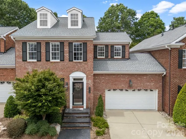 9415 Bonnie Briar Cir, Charlotte, NC 28277