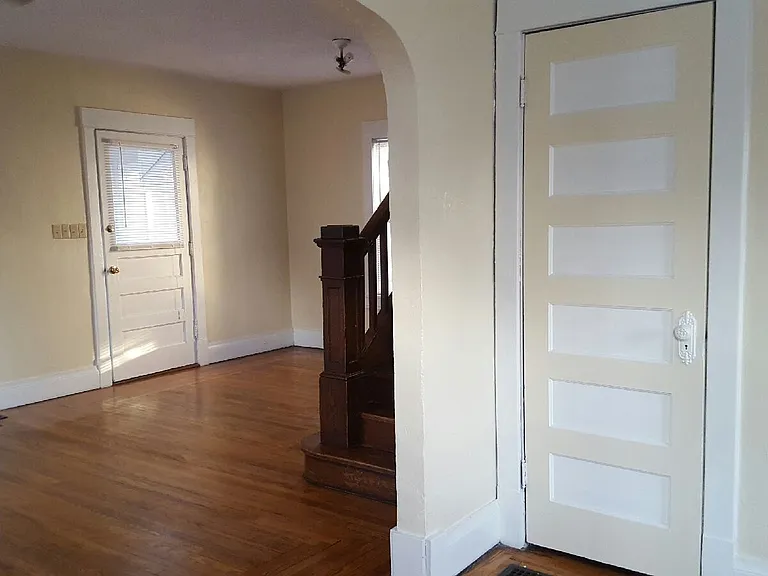 620 Allen St — Photo 4