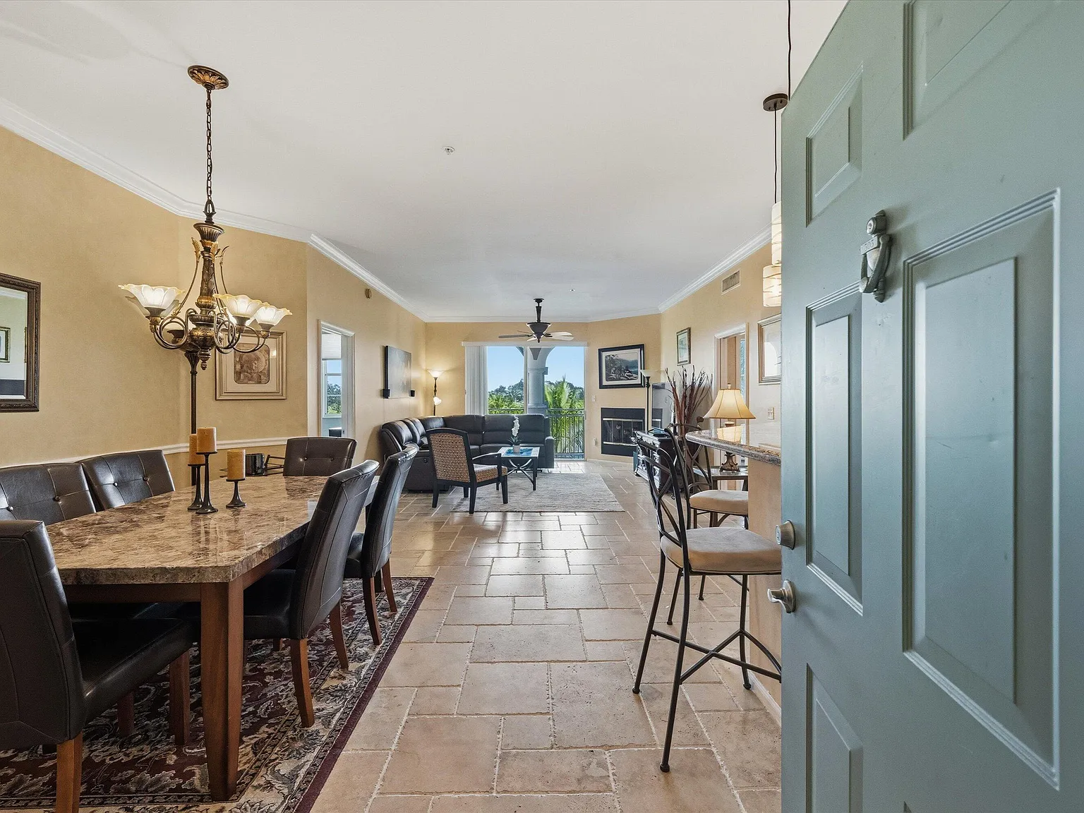 2 bed, 2.0 bath, 1332 sqft, $4,500 — Photo 2
