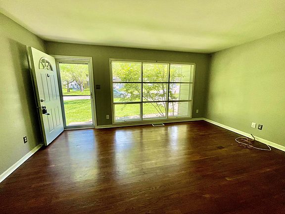2nd image of 8016 Outlook Ln