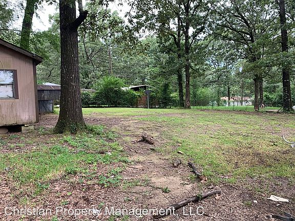 4th image of 1911 Gloria Dr