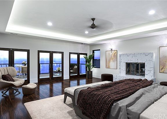 4th image of 709 Esplanade