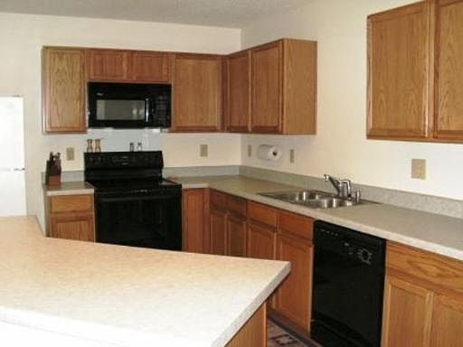 5th image of 1319 DEZARAE ST
