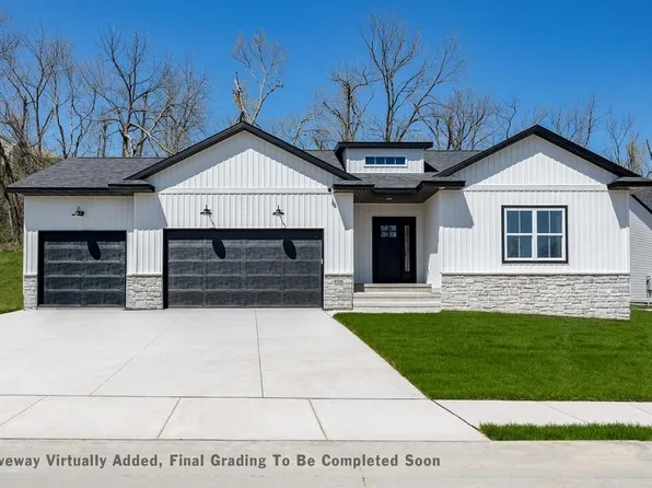 5720 Seminole Valley Trl NE, Cedar Rapids, IA 52411