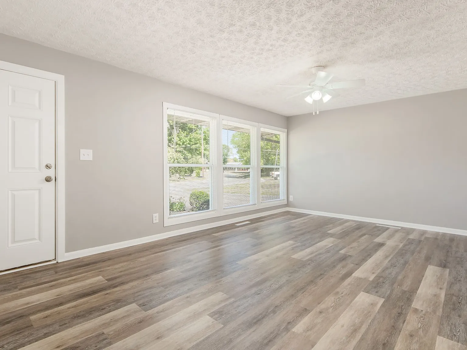 4 bed, 1560 sqft, $1,900 — Photo 3