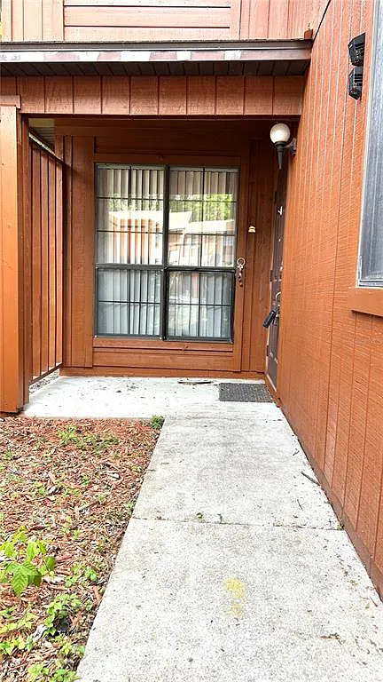 Building Photo - 5855 SW 8th Pl