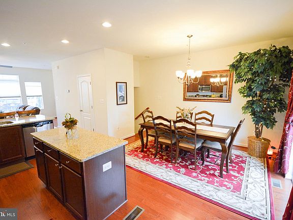 4th image of 6256 Newport Ct
