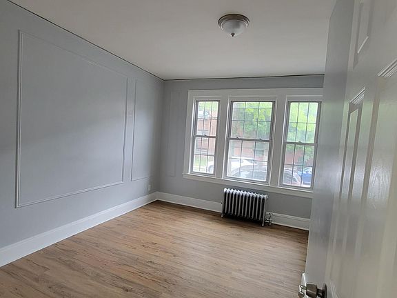 3rd image of 360 Schley St #1R
