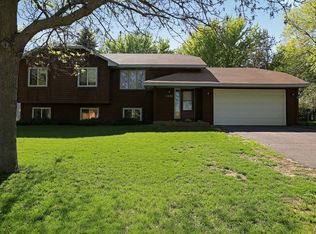 11433 Rhode Island Ct N, Champlin, MN 55316